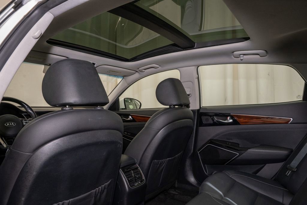 Used 2017 Kia Cadenza Technology image 9
