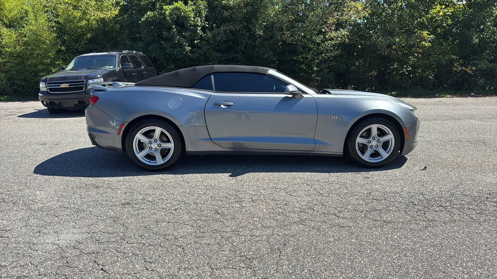 Used 2019 Chevrolet Camaro LT image 4