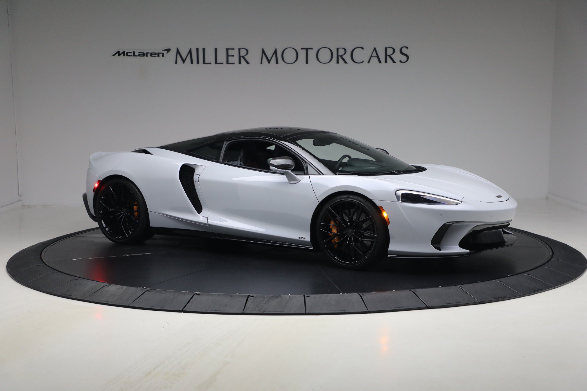 Used 2025 McLaren GTS RWD image 9