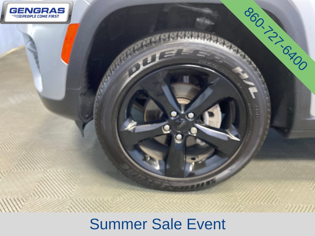 Used 2024 Jeep Grand Cherokee Altitude AWD/4WD image 47