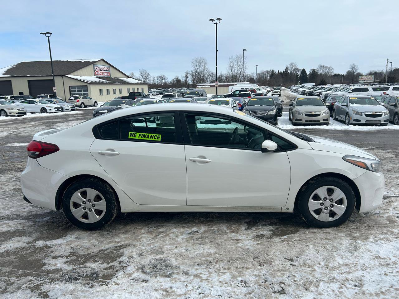 Used 2017 Kia Forte LX image 4