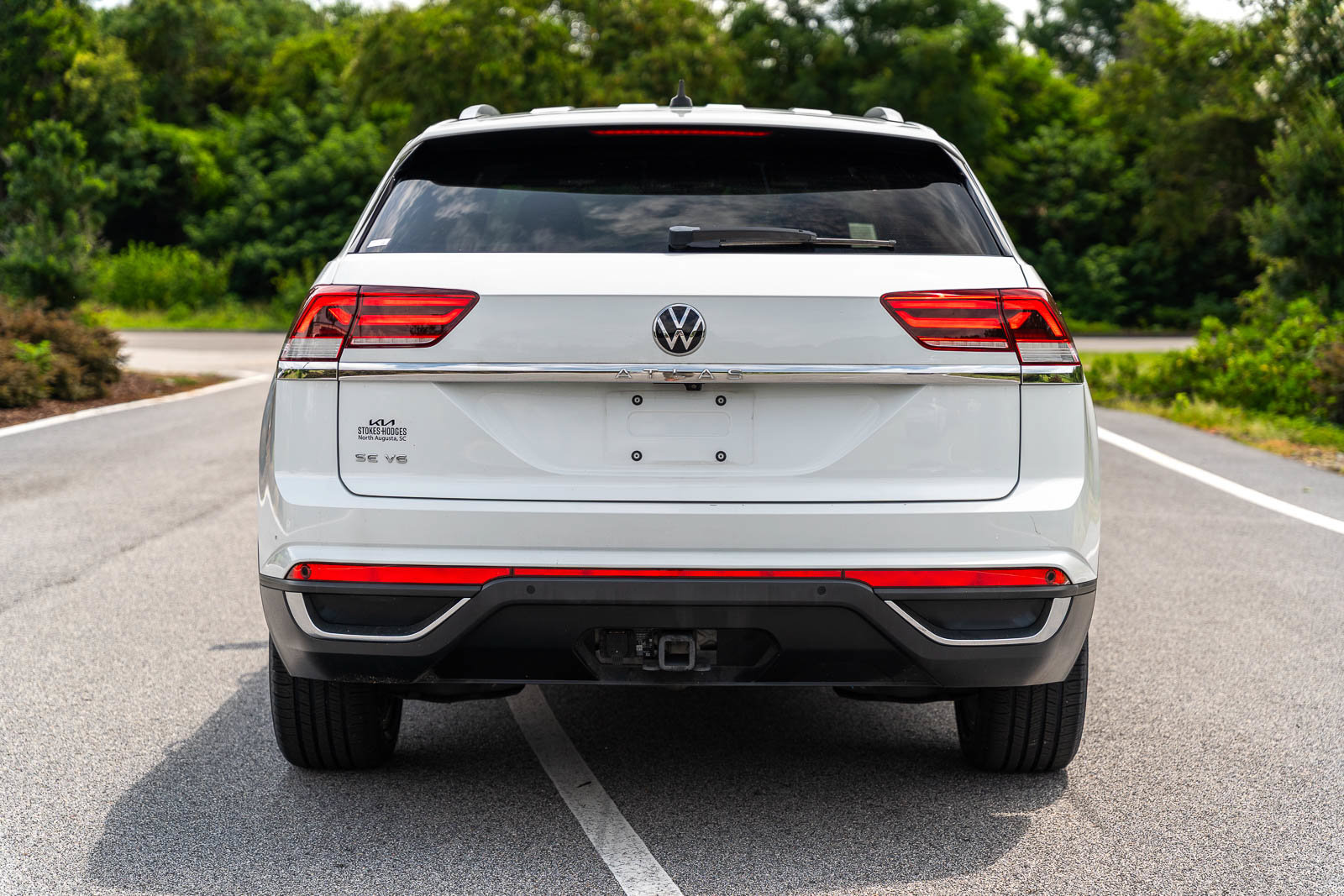 Used 2023 Volkswagen Atlas Cross Sport SE w/ Black Wheel Package FWD image 5