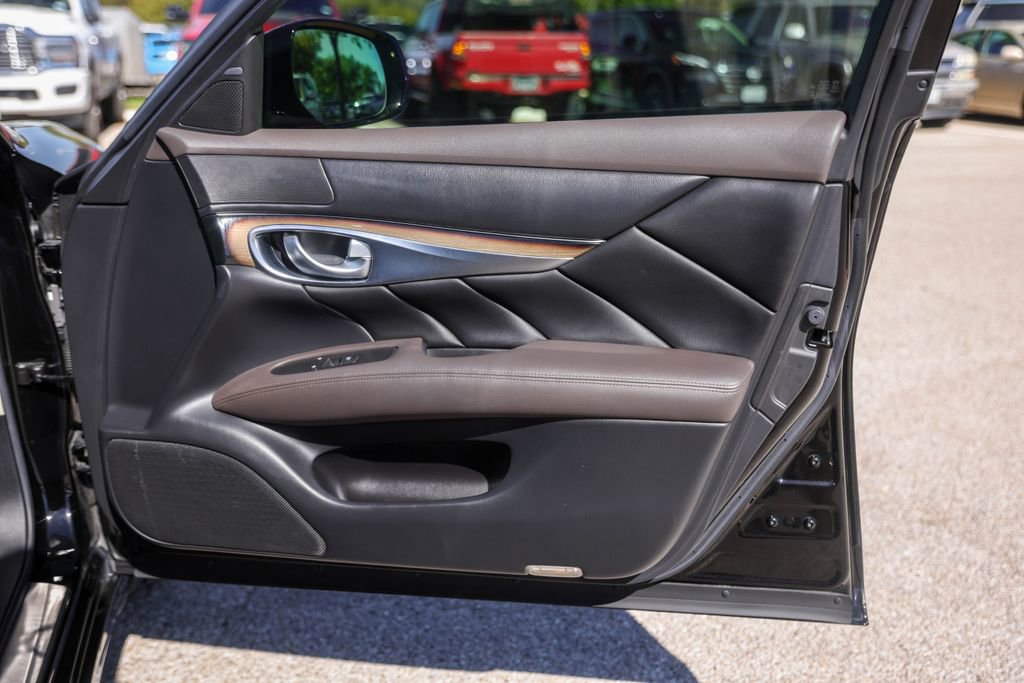 Used 2016 INFINITI Q70 L 3.7 w/ Deluxe Touring Package image 31