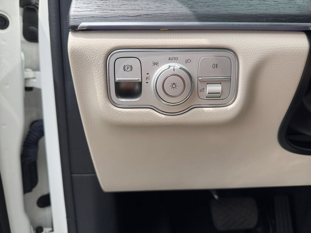 Used 2022 Mercedes-Benz GLS 450 4MATIC image 25