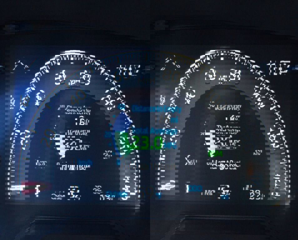 Used 2025 Toyota RAV4 XLE Premium image 4