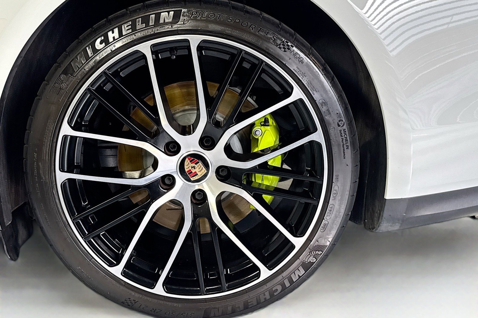 Used 2023 Porsche Panamera 4 w/ Premium Package image 30