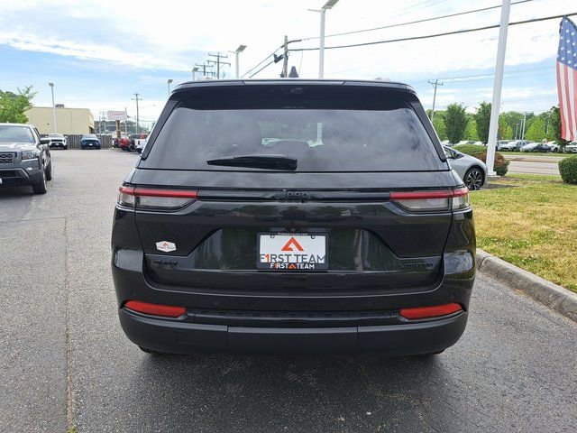 Used 2024 Jeep Grand Cherokee Limited w/ Luxury Tech Group II image 9