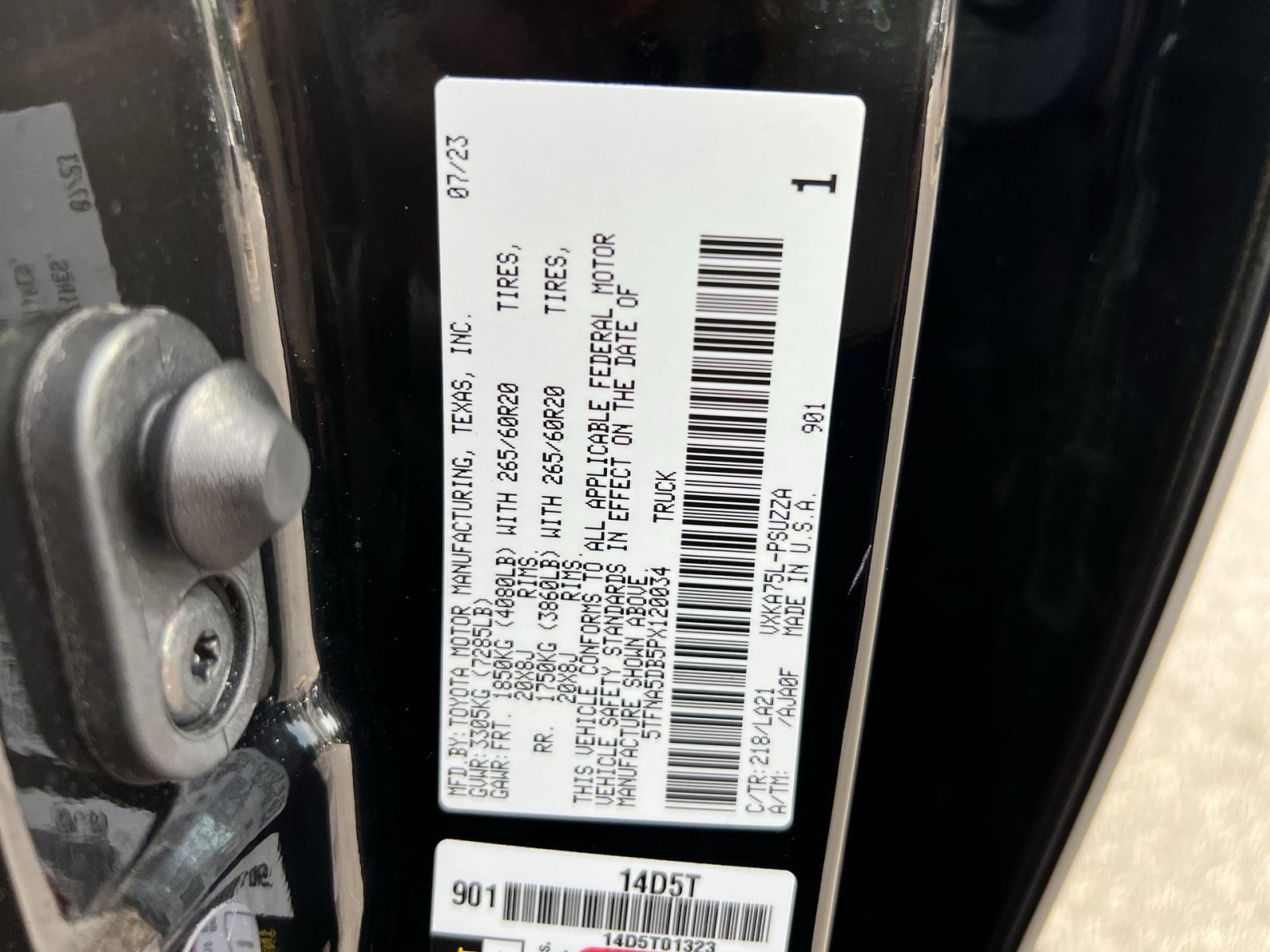 Used 2023 Toyota Tundra Platinum AWD/4WD image 28