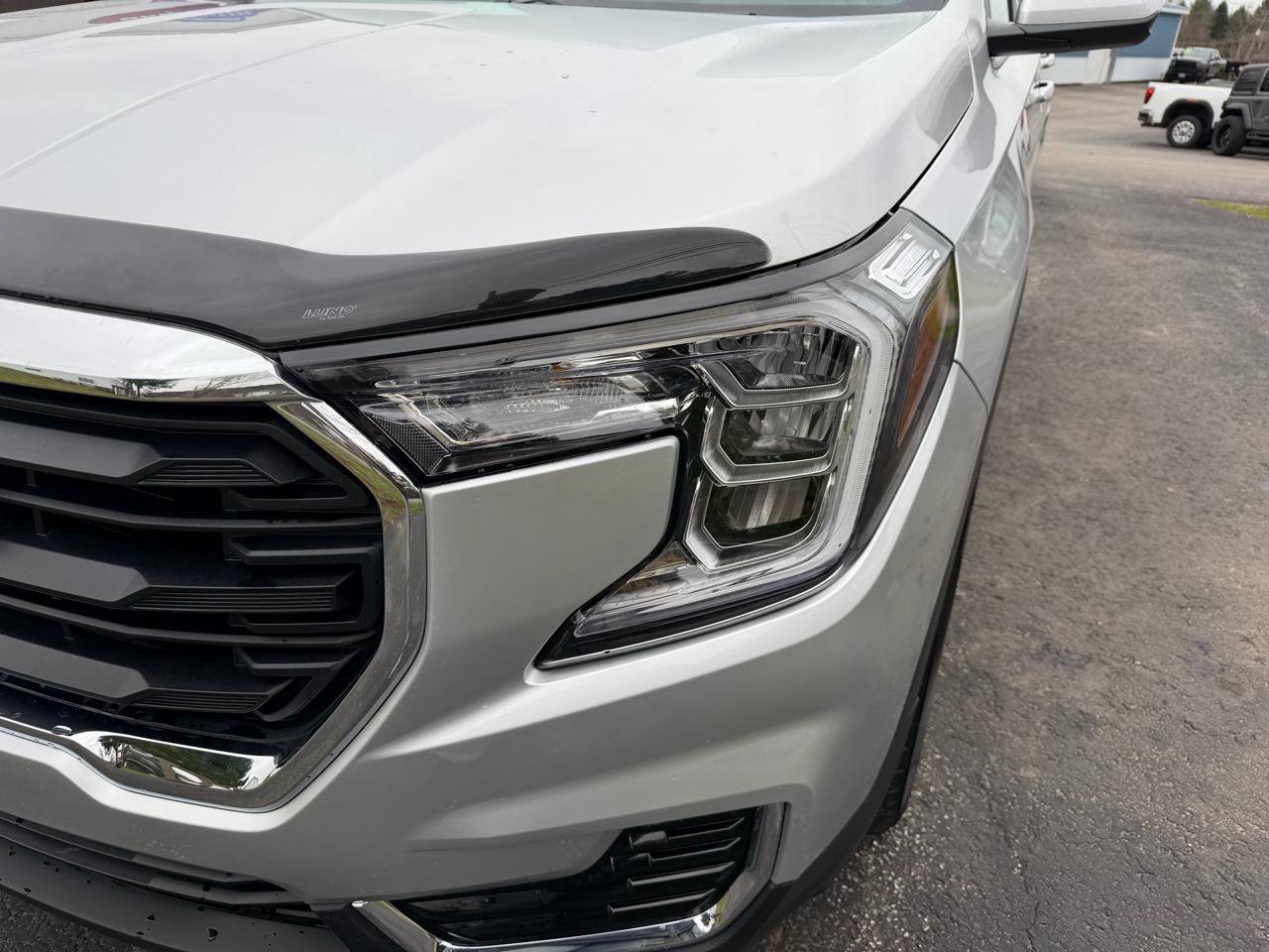 Used 2022 GMC Terrain SLE image 13