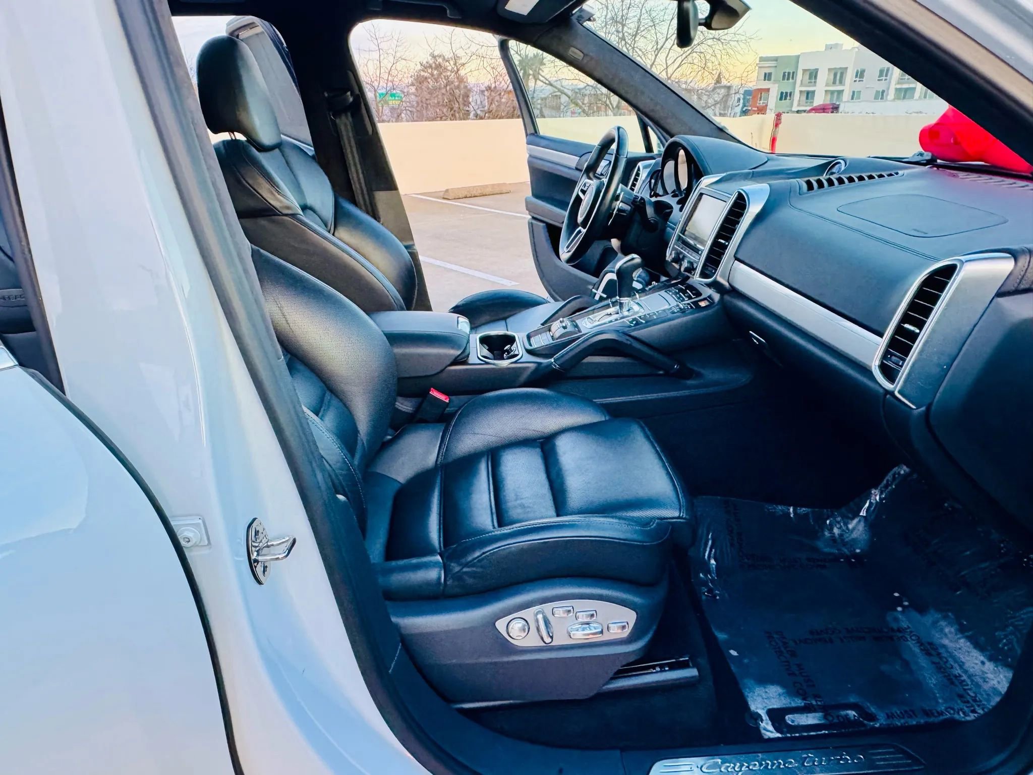 Used 2015 Porsche Cayenne Turbo image 59
