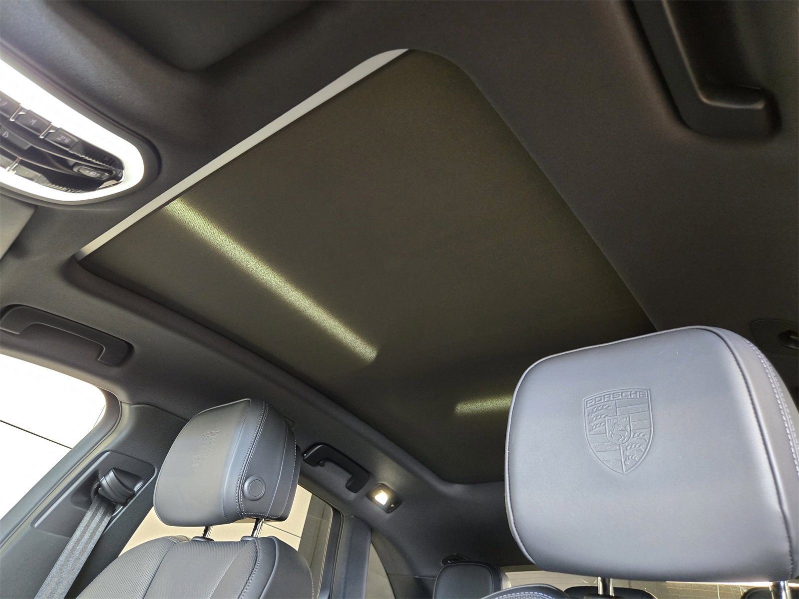 New 2025 Porsche Macan image 10