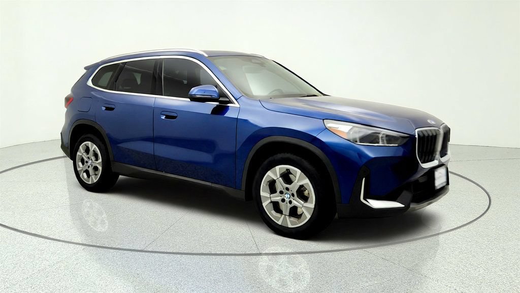 Used 2023 BMW X1 xDrive28i w/ Convenience Package AWD/4WD image 3