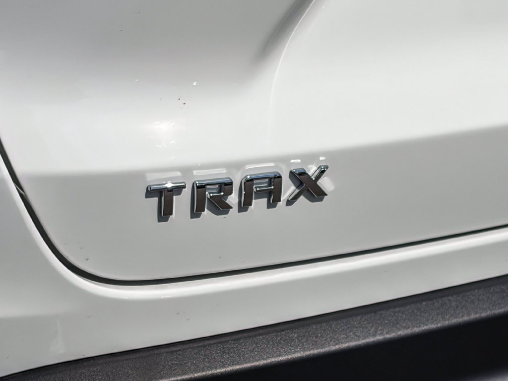 Used 2026 Chevrolet Trax LT w/ LT Convenience Package FWD image 10
