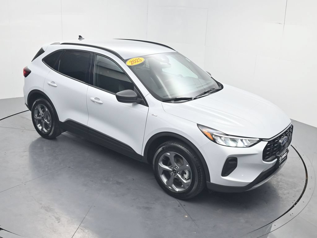 Used 2025 Ford Escape ST-Line AWD/4WD image 56