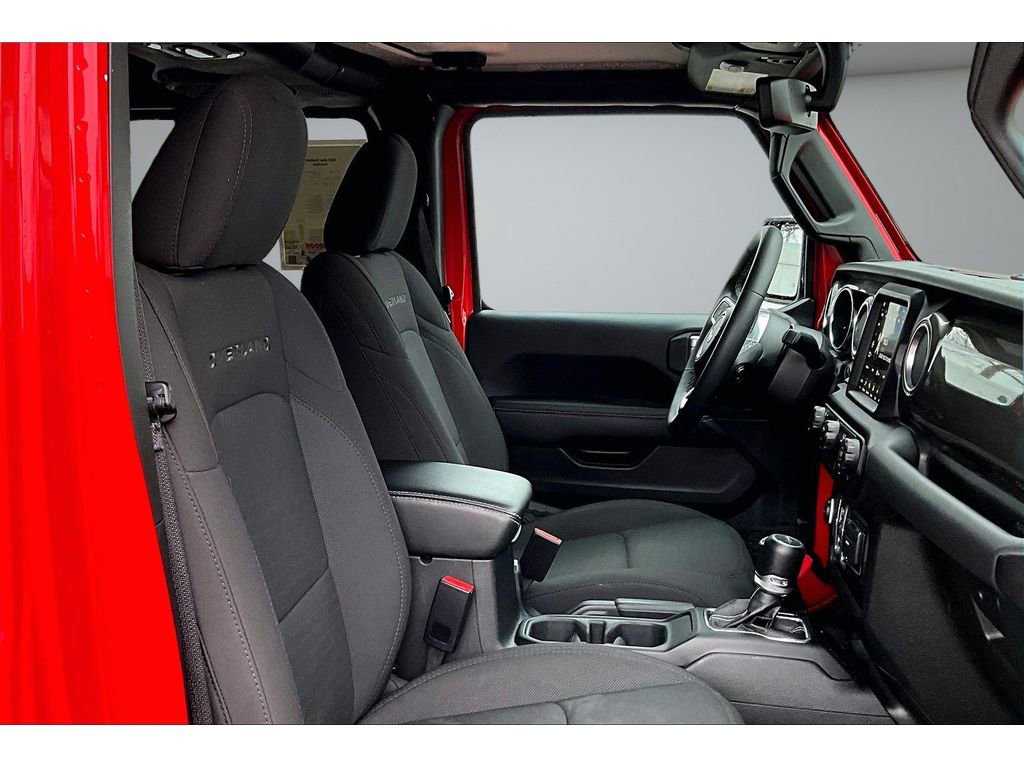 Used 2023 Jeep Gladiator Overland AWD/4WD image 10