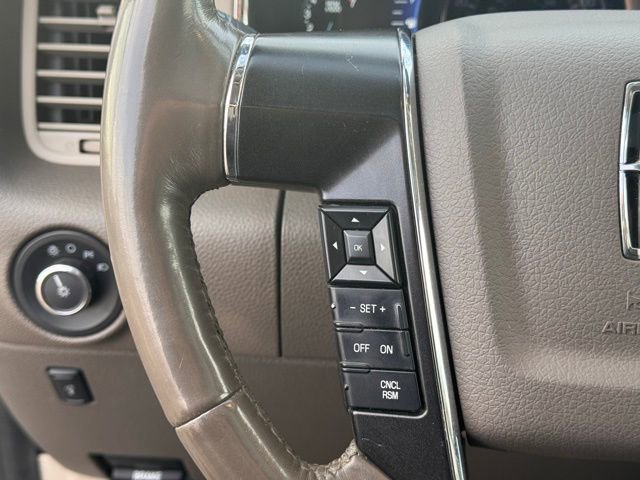 Used 2015 Lincoln Navigator L 4WD image 10