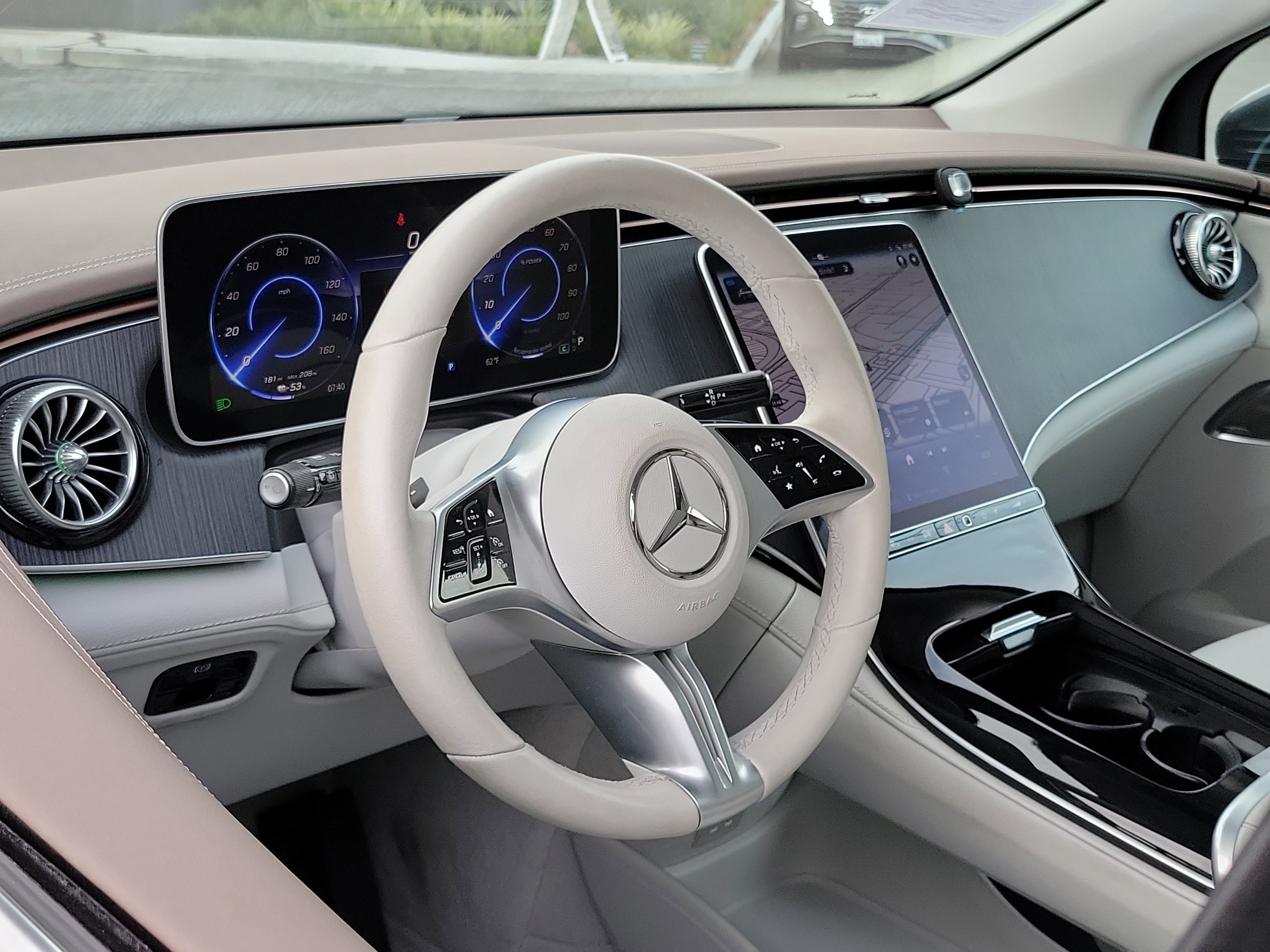 Used 2023 Mercedes-Benz EQE 350+ 4MATIC SUV w/ AMG Line Exterior Package image 7