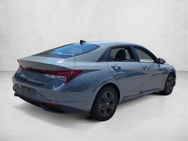 Used 2022 Hyundai Elantra SEL w/ Convenience Package FWD image 5