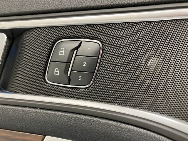 Used 2016 Ford Explorer Limited w/ Equipment Group 301A AWD/4WD image 43