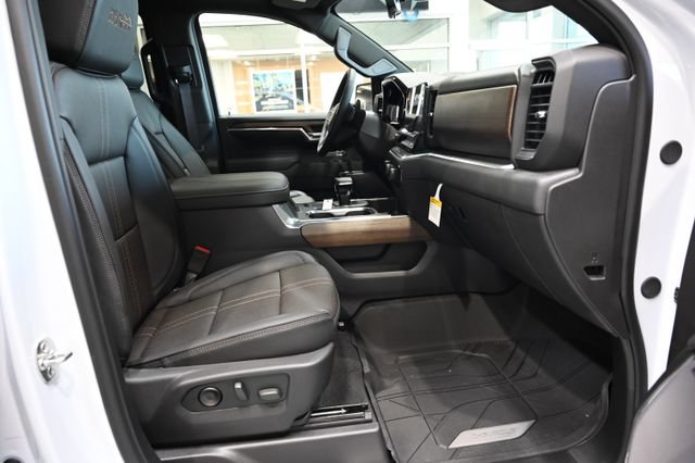 New 2026 Chevrolet Silverado 1500 High Country w/ High Country Premium Package AWD/4WD image 13