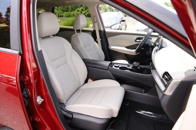 Certified 2024 Nissan Rogue SV w/ SV Premium Package AWD/4WD image 28