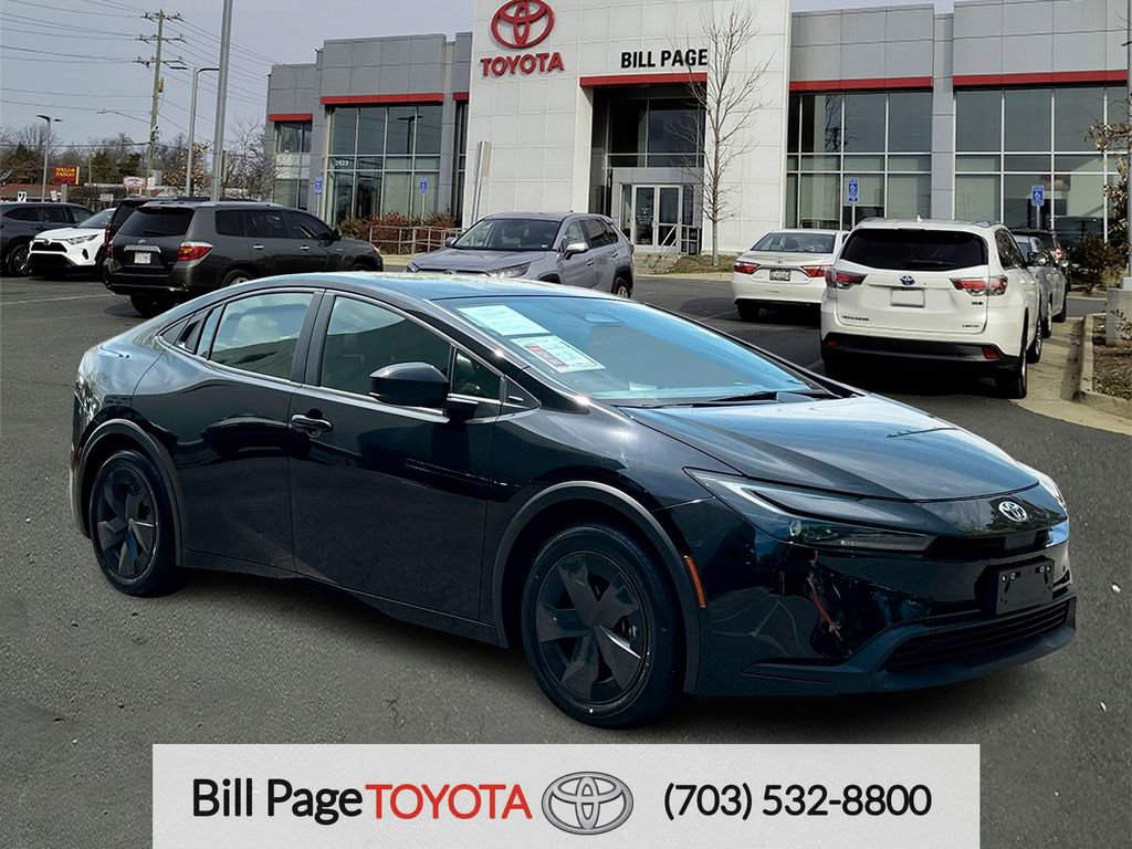 Used 2025 Toyota Prius LE FWD image 1