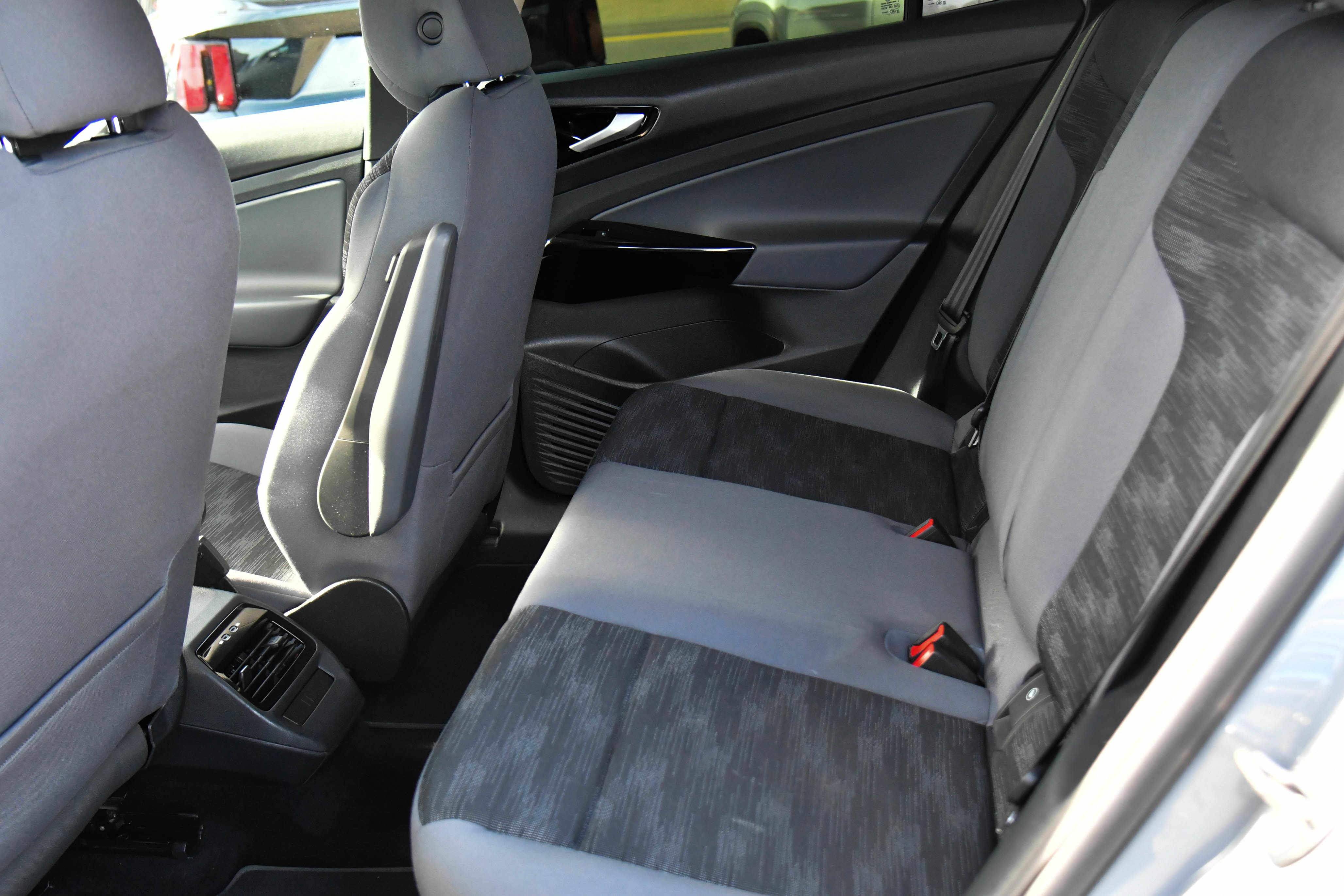 Used 2021 Volkswagen ID.4 Pro image 37