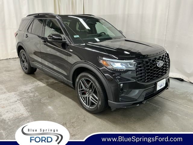 Used 2025 Ford Explorer ST-Line w/ Premium Package image 1