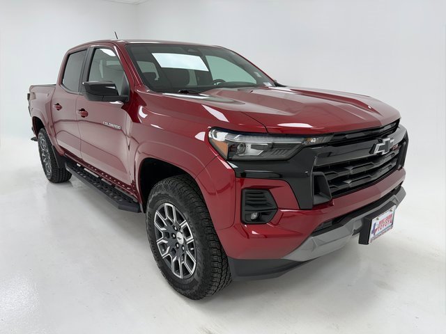 Used 2024 Chevrolet Colorado Z71 w/ Z71 Convenience Package 2 image 2