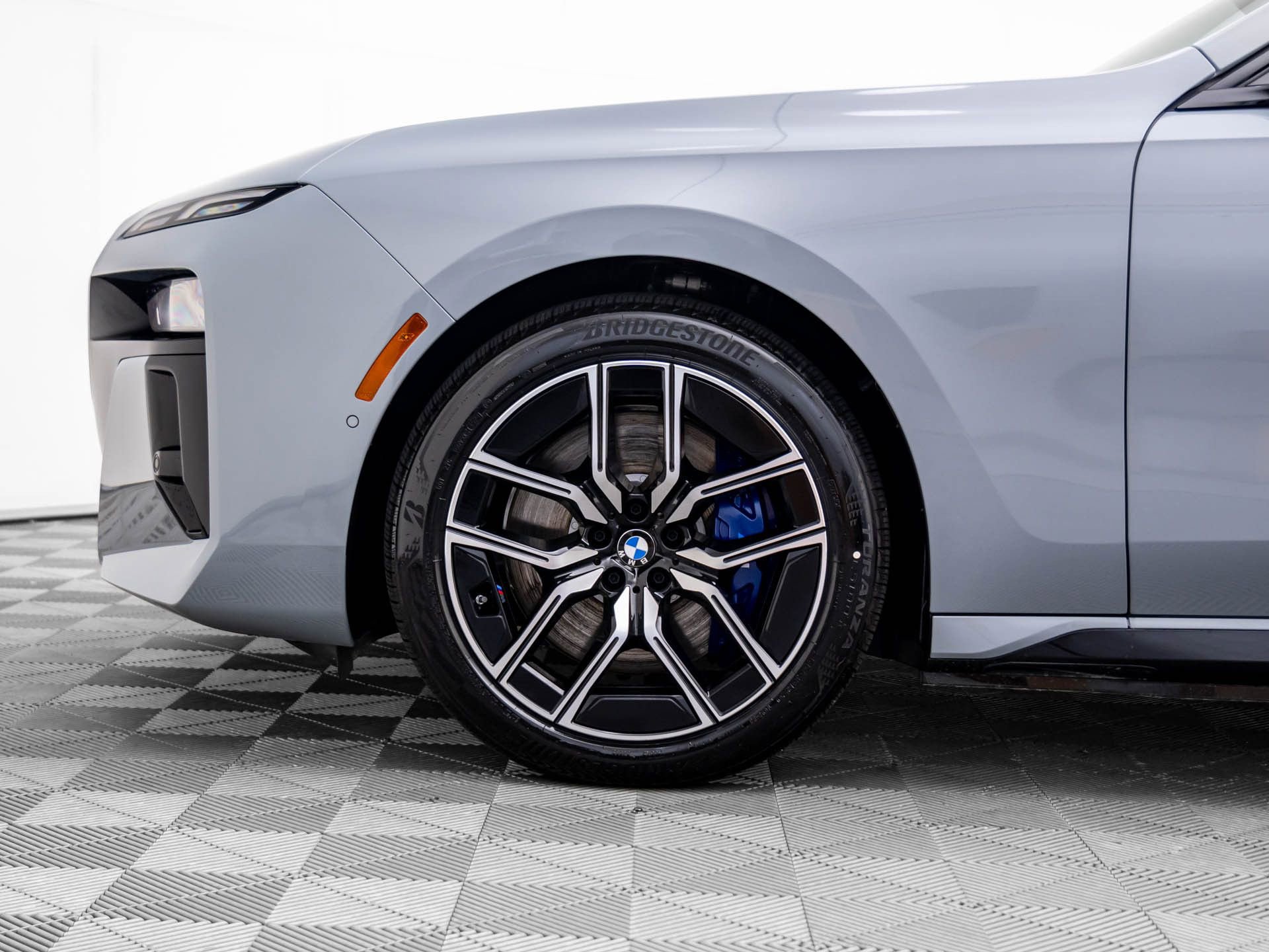 Certified 2025 BMW i7 xDrive60 image 36