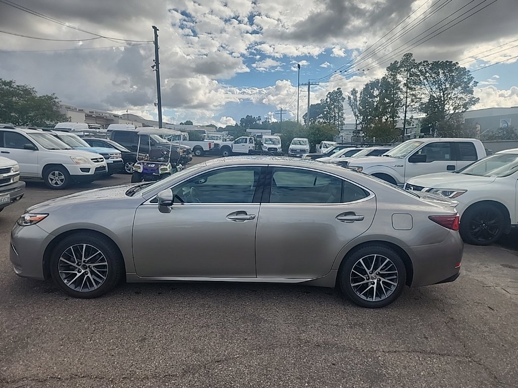 Used 2017 Lexus ES 350 w/ Navigation System Package FWD image 10