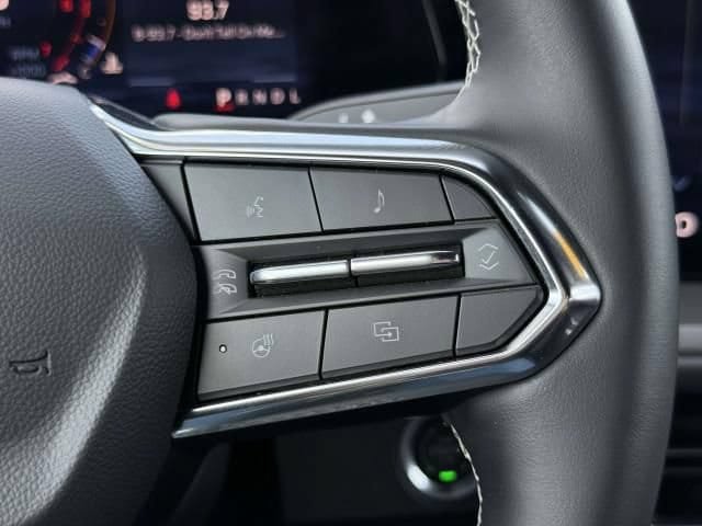 Used 2026 Chevrolet Traverse LT AWD/4WD image 24