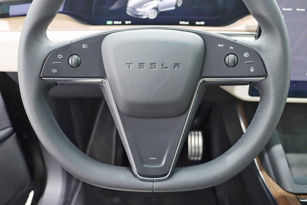 Used 2022 Tesla Model X image 13