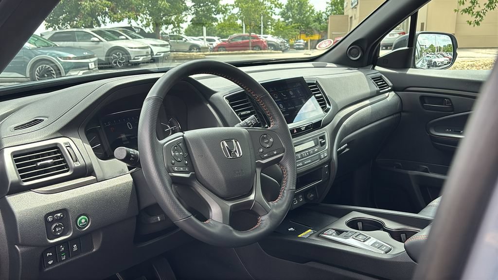 Certified 2025 Honda Passport TrailSport image 22