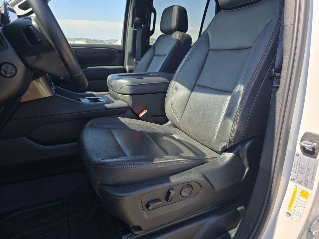 Used 2024 Chevrolet Tahoe High Country AWD/4WD image 28