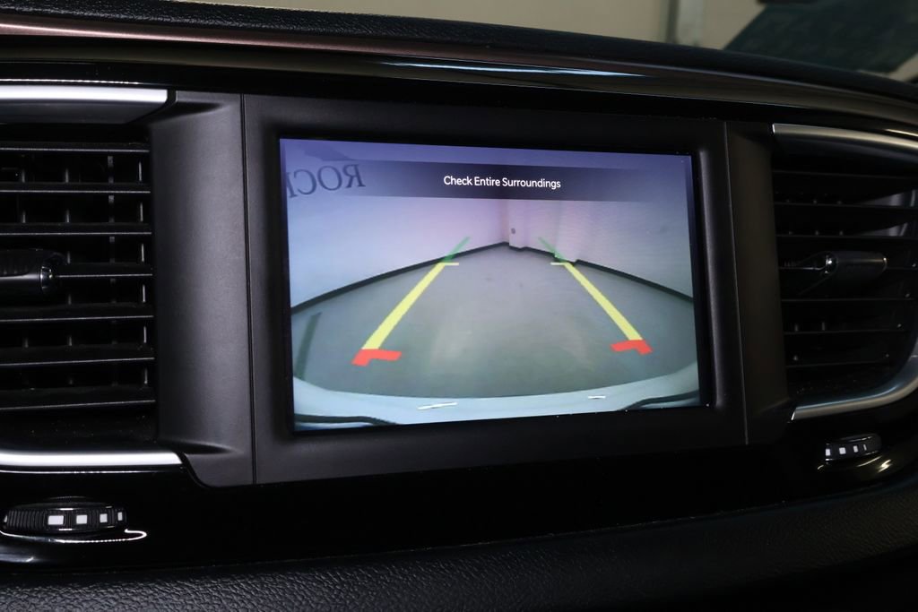 Used 2023 Chrysler Voyager LX image 31