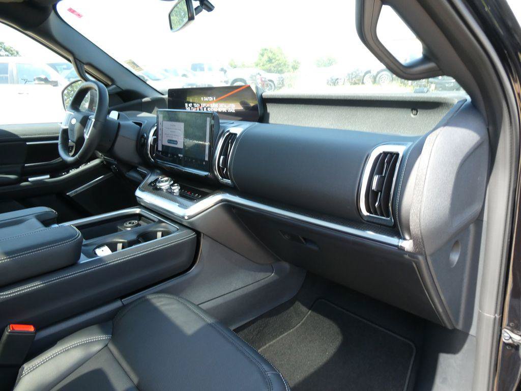 New 2027 Ford Expedition Platinum w/ Stealth Appearance Package AWD/4WD image 12