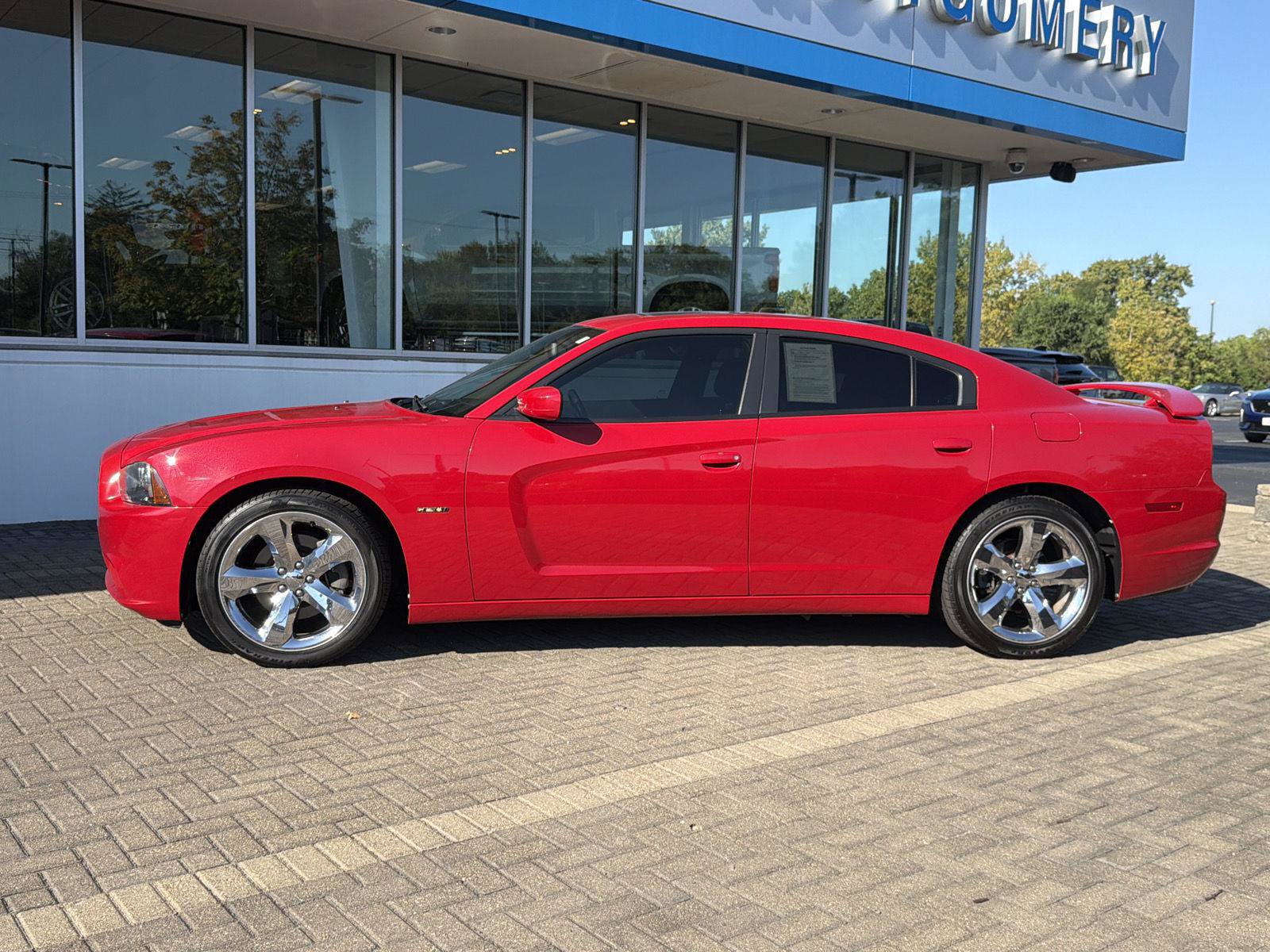 Used 2012 Dodge Charger R/T RWD image 2