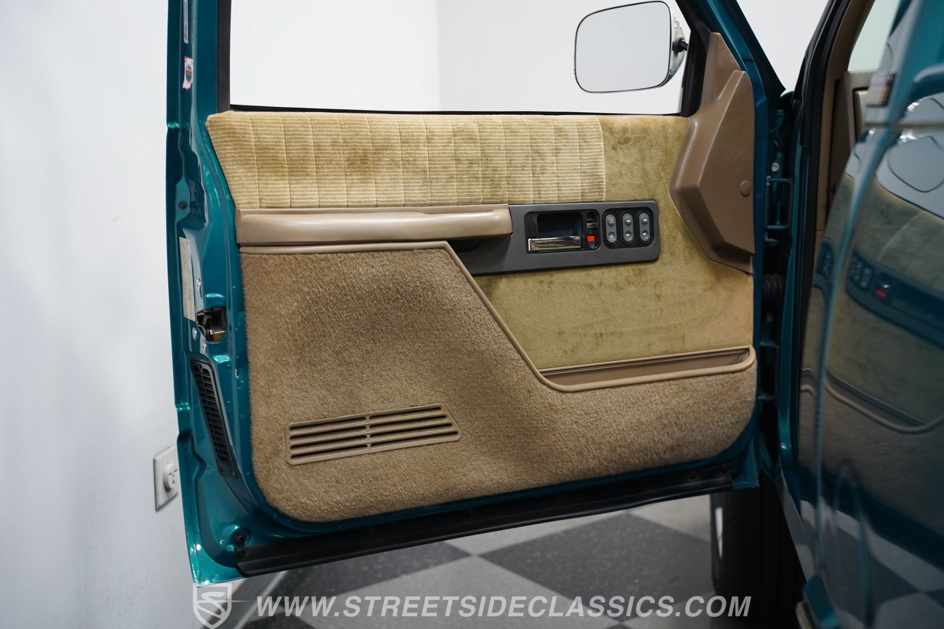 Used 1993 Chevrolet Silverado 1500 4x4 Regular Cab image 36