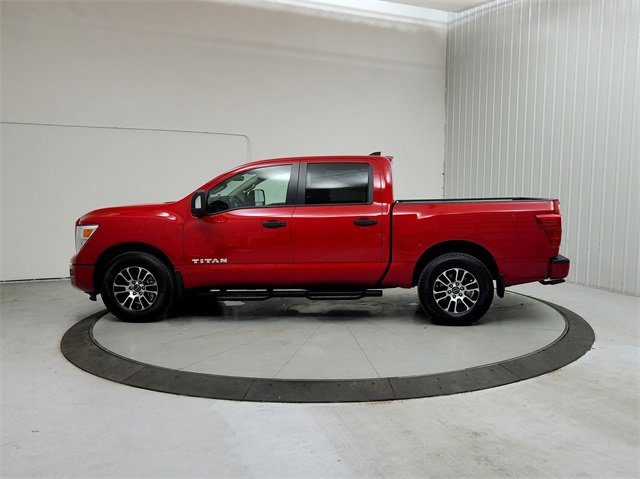 Used 2024 Nissan Titan SV w/ SV Convenience Package image 4