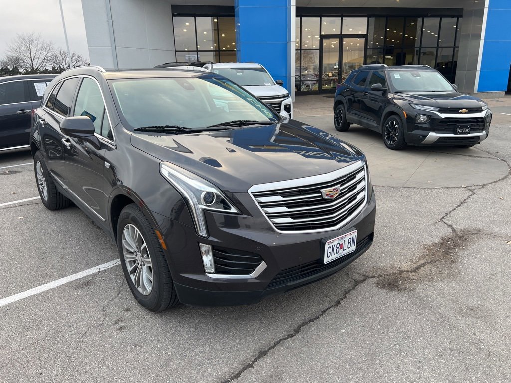 Used 2017 Cadillac XT5 Luxury w/ Driver Awareness Package image 2