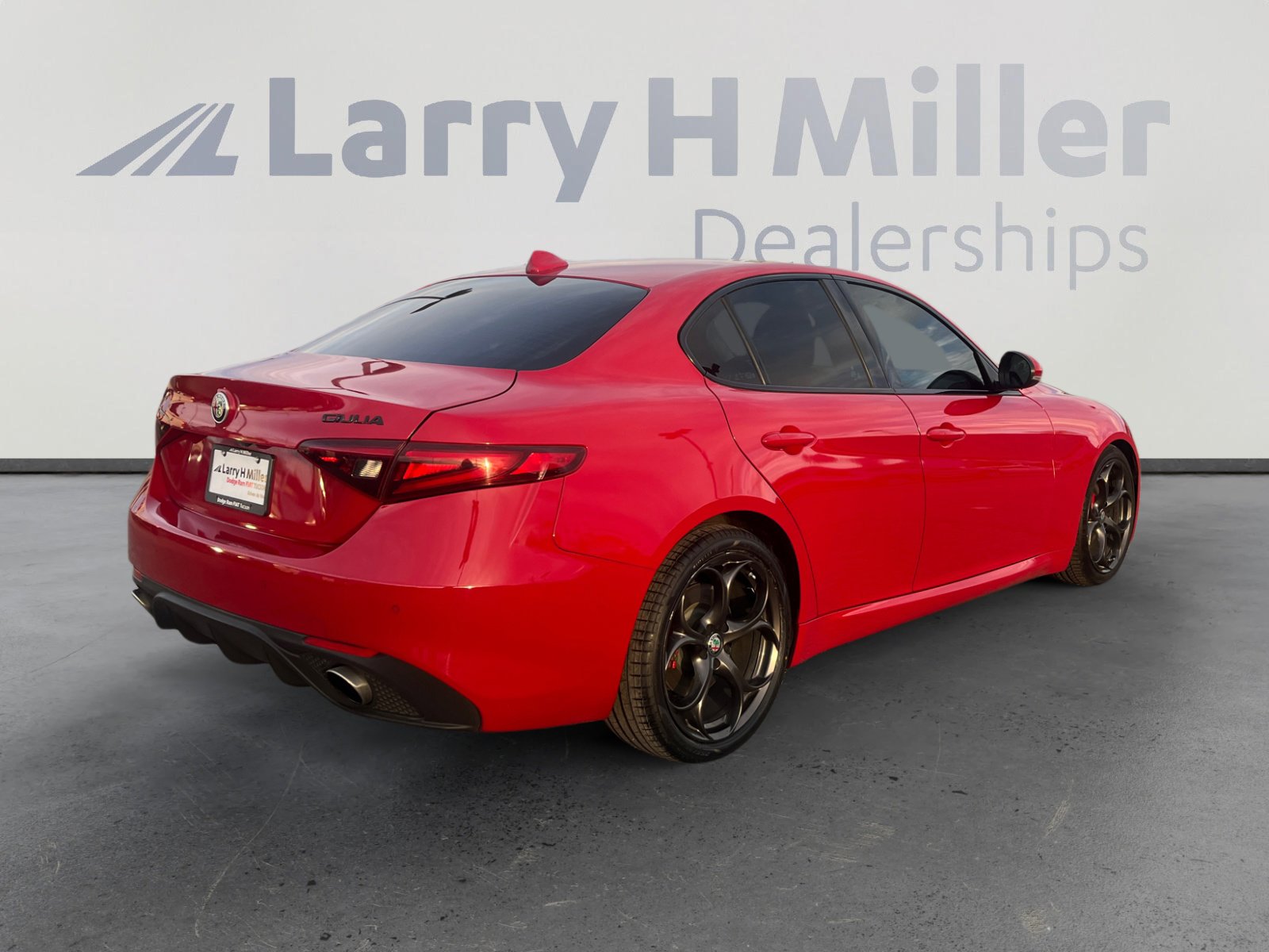 Used 2018 Alfa Romeo Giulia Base image 5