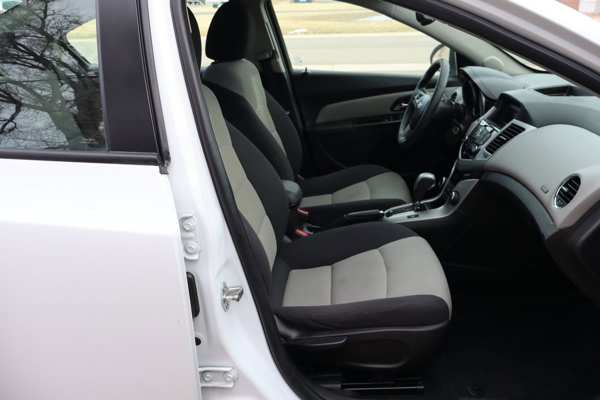 Used 2014 Chevrolet Cruze LS image 22