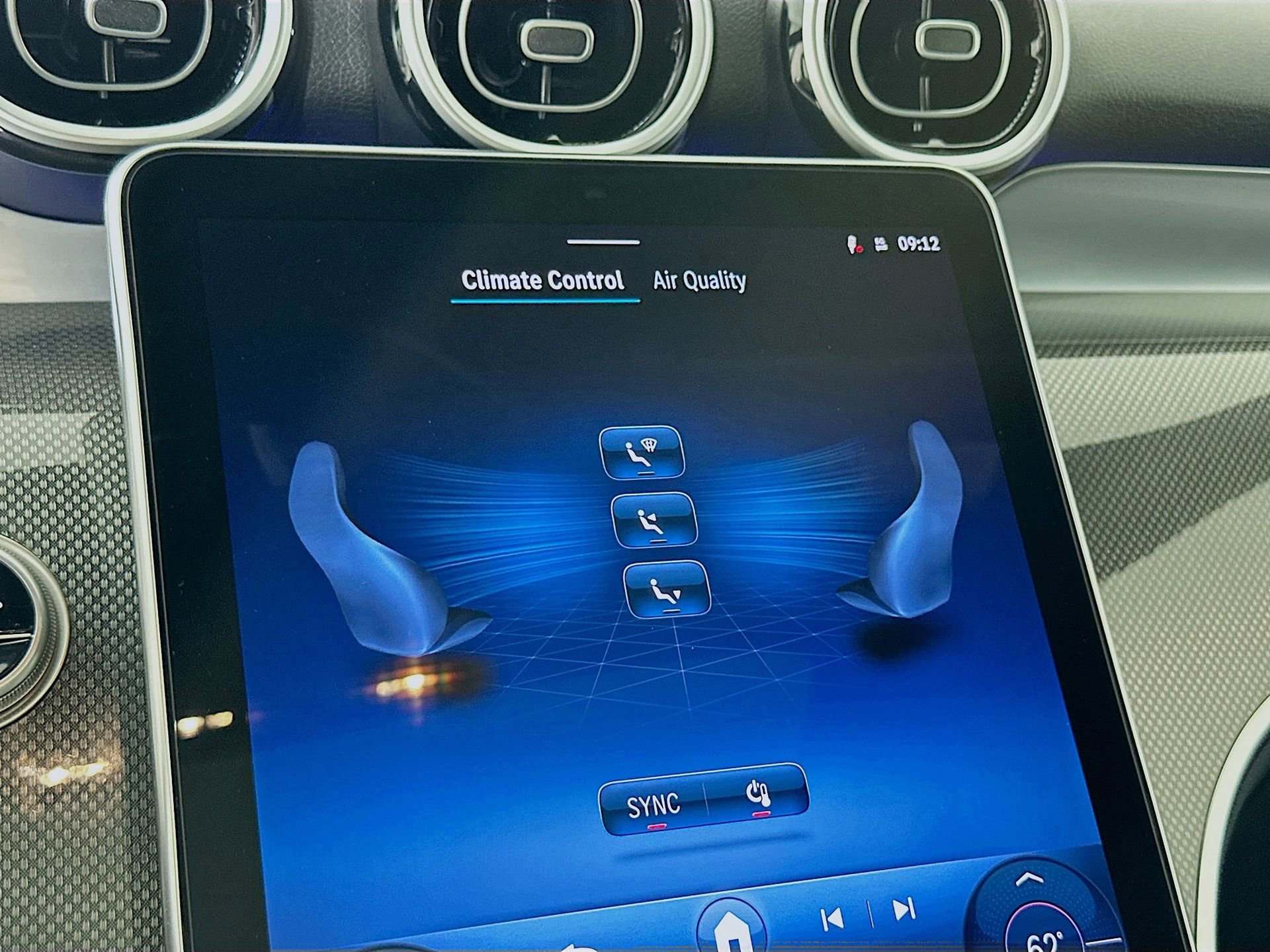 Certified 2025 Mercedes-Benz GLC 300 image 16