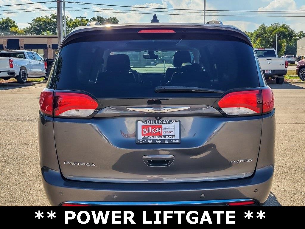 Used 2017 Chrysler Pacifica Limited image 6
