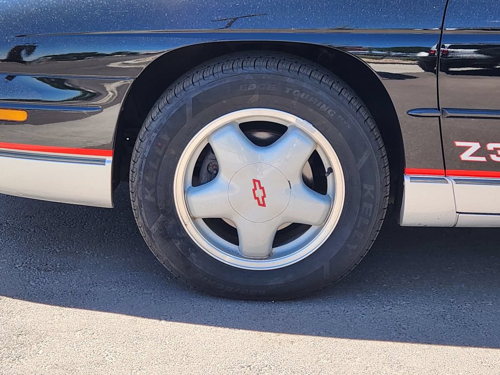 Used 1995 Chevrolet Monte Carlo Z34 FWD image 10
