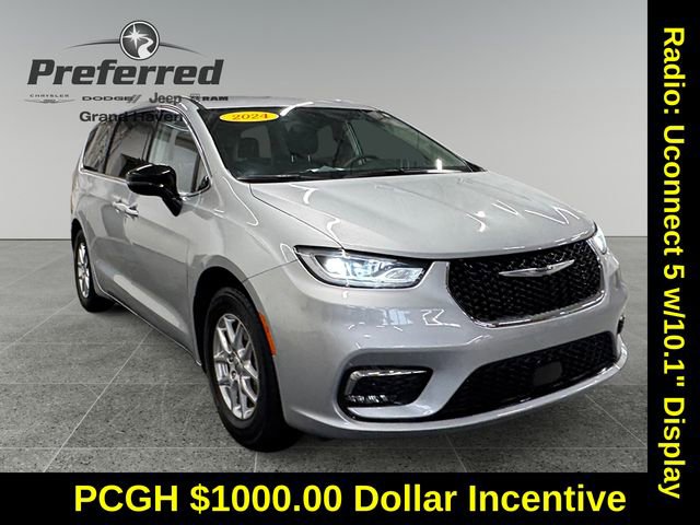 Used 2024 Chrysler Pacifica Touring-L image 1