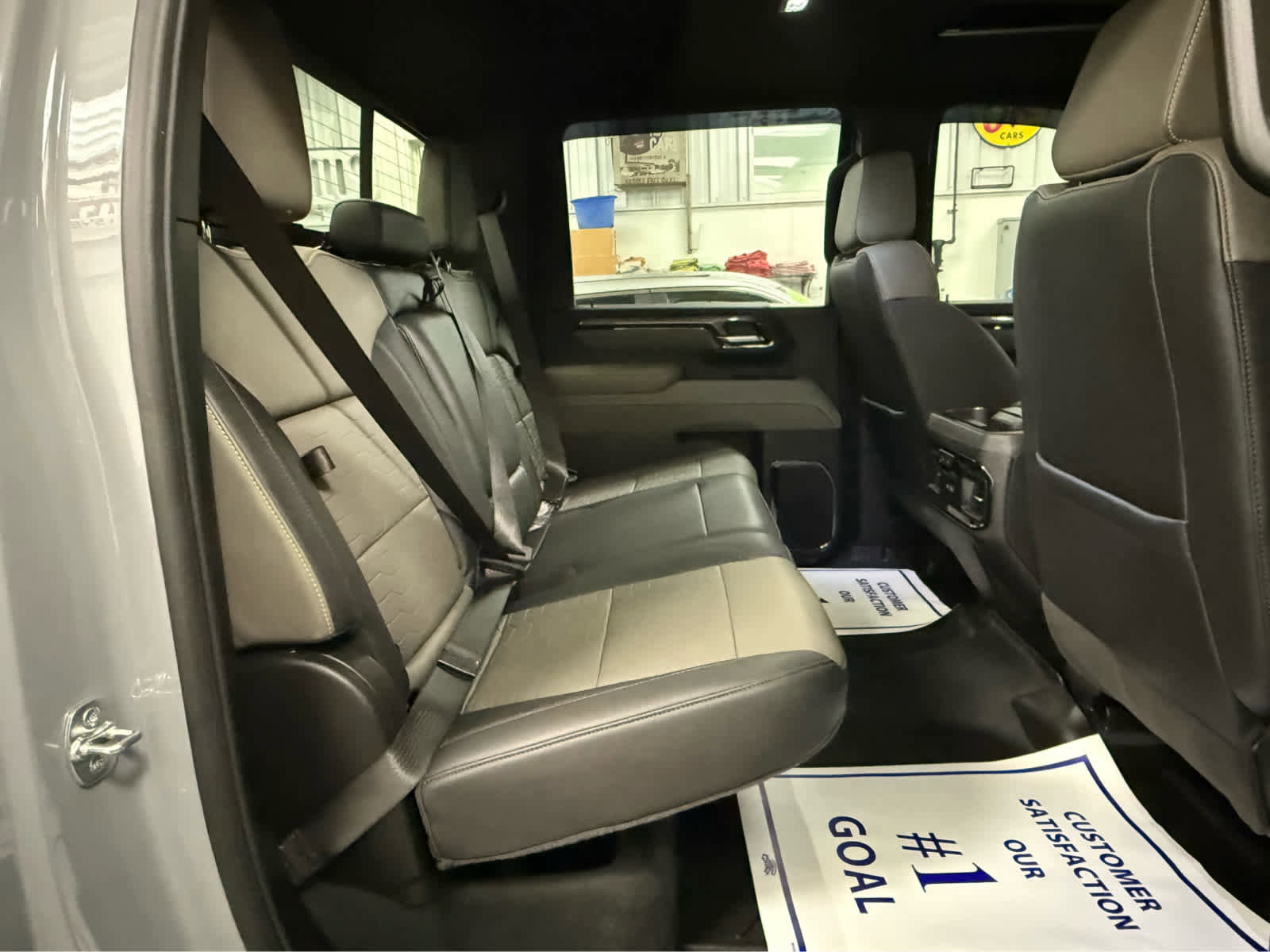 Used 2025 Chevrolet Silverado 2500 ZR2 w/ Technology Package image 24