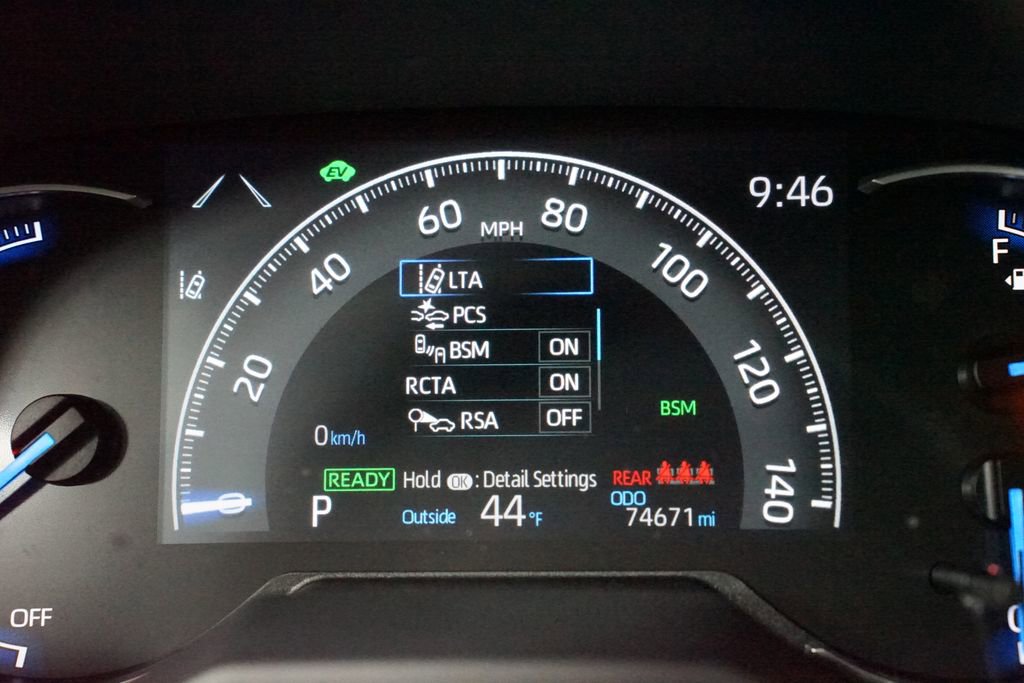 Used 2025 Toyota RAV4 XLE image 16