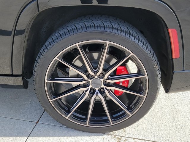 Used 2022 Jeep Grand Wagoneer Series III w/ Flexible Seating Group image 14